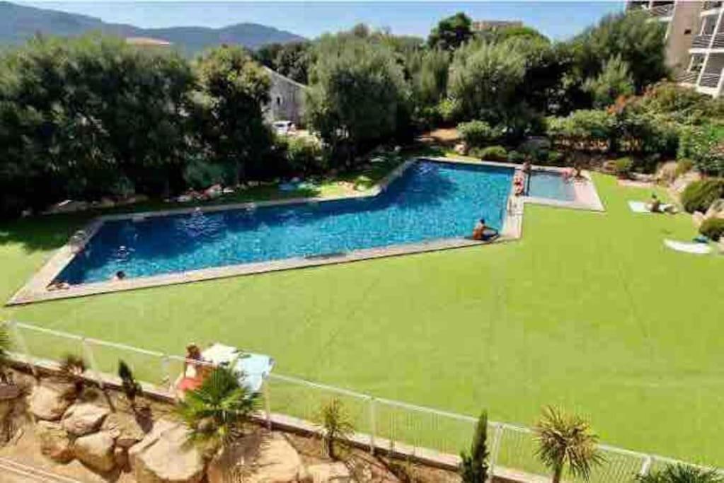Piscine, 200m Port De Vecchio Pour 2 Personnes *
