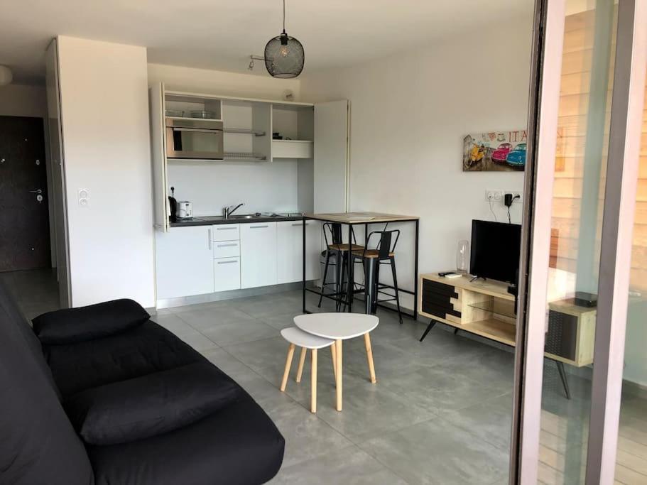 Piscine, 200m Port De Vecchio Pour 2 Personnes Apartment *